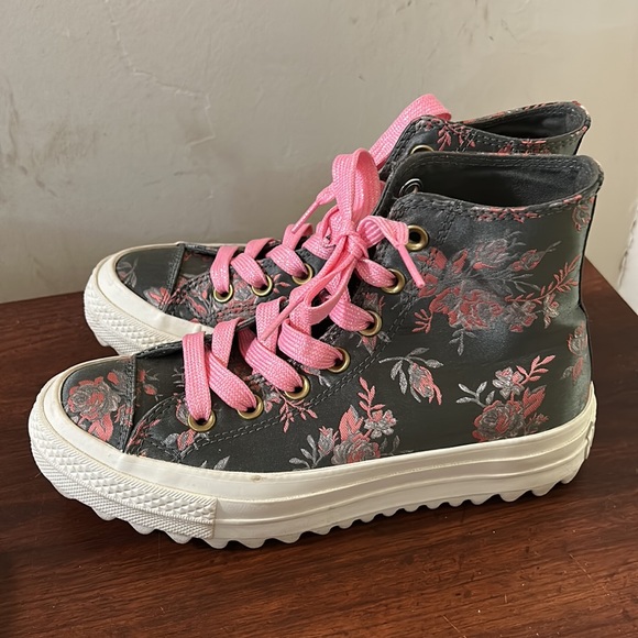 Floral Pink Lace Ripple Platform Converse - Picture 3 of 9